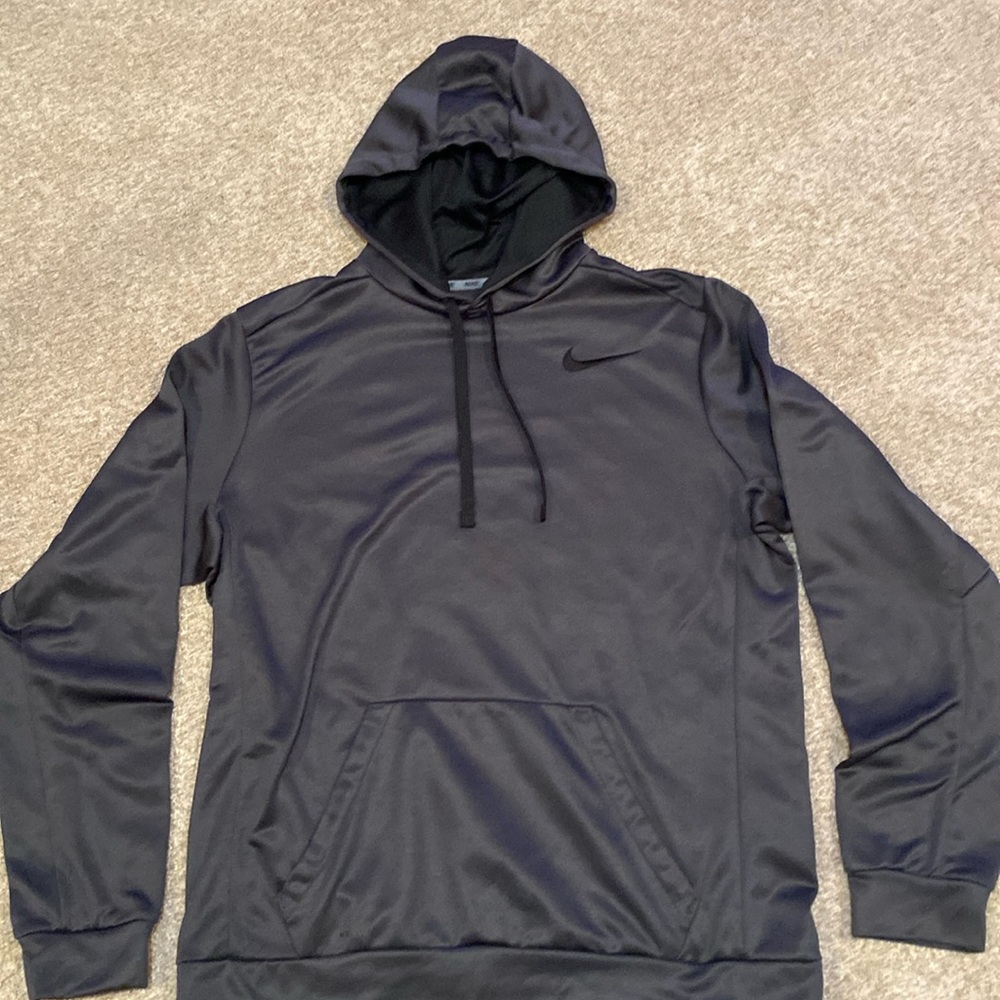 Nike Therma Hoodie